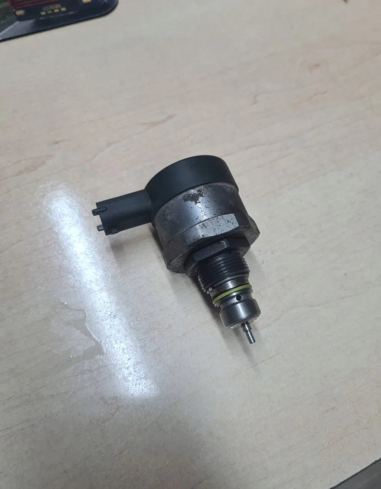 BOSCH- REGULATOR CIŚNIENIA LISTWY PALIWA FORD F-MAX 500 Gc46 9H321 BA 0281006475 - שסתום: תמונה 1 BOSCH- REGULATOR CIŚNIENIA LISTWY PALIWA FORD F-MAX 500 Gc46 9H321 BA 0281006475 - שסתום: תמונה 1