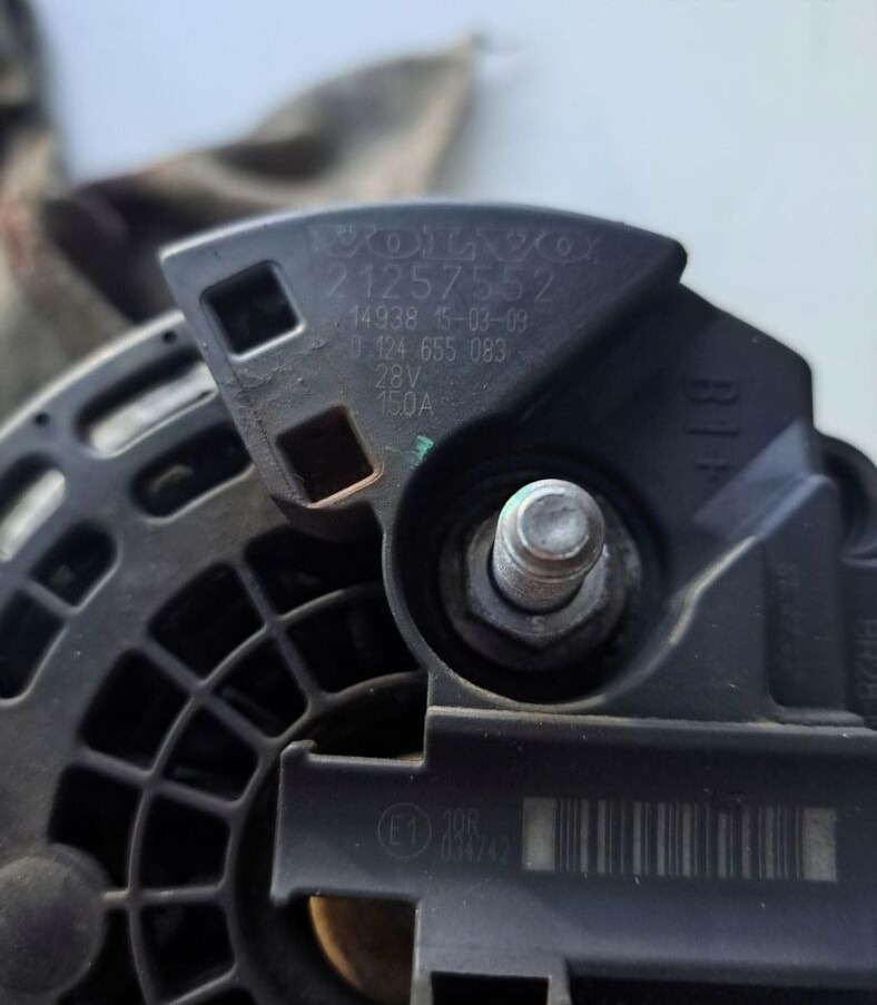 Bosch ALTERNATOR ORYGINAŁ VOLVO FH 4 FM 4 D13K 150A 21257552 - אלטרנטור עבור משאית: תמונה 3 Bosch ALTERNATOR ORYGINAŁ VOLVO FH 4 FM 4 D13K 150A 21257552 - אלטרנטור עבור משאית: תמונה 3