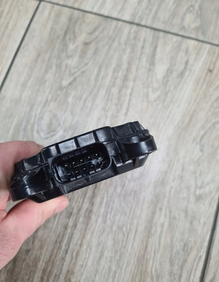 KNORR-BREMSE RADAR CZUJNIK SENSOR FORD F-MAX 500 K096653H001 575127535 K155778 210101163 - חיישן: תמונה 1 KNORR-BREMSE RADAR CZUJNIK SENSOR FORD F-MAX 500 K096653H001 575127535 K155778 210101163 - חיישן: תמונה 1