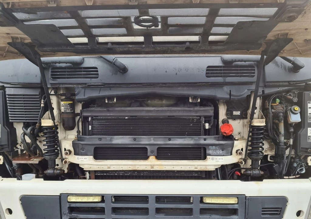 תא KOMPLETNA NISKA KRÓTKA DZIENNA VOLVO FM 13: תמונה 10 תא KOMPLETNA NISKA KRÓTKA DZIENNA VOLVO FM 13: תמונה 10