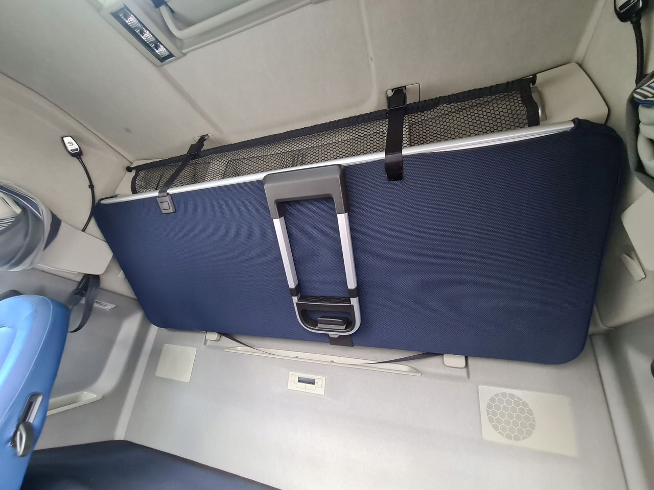 ŁÓŻKO KOMPLETNE GÓRNE LEŻANKA MOCOWANIA VOLVO FH 5 EURO 6  - מושב: תמונה 1 ŁÓŻKO KOMPLETNE GÓRNE LEŻANKA MOCOWANIA VOLVO FH 5 EURO 6  - מושב: תמונה 1