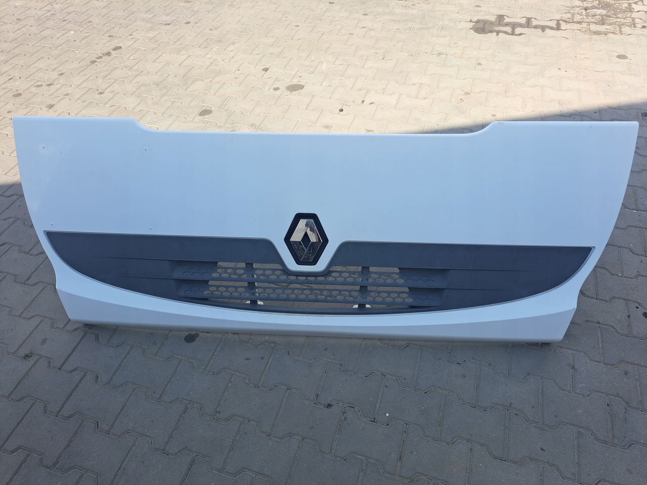 RENAULT MASKA ATRAPA RENAULT PREMIUM LANDER KERAX DXI ORYGINAŁ - מכסה מנוע עבור משאית: תמונה 1 RENAULT MASKA ATRAPA RENAULT PREMIUM LANDER KERAX DXI ORYGINAŁ - מכסה מנוע עבור משאית: תמונה 1