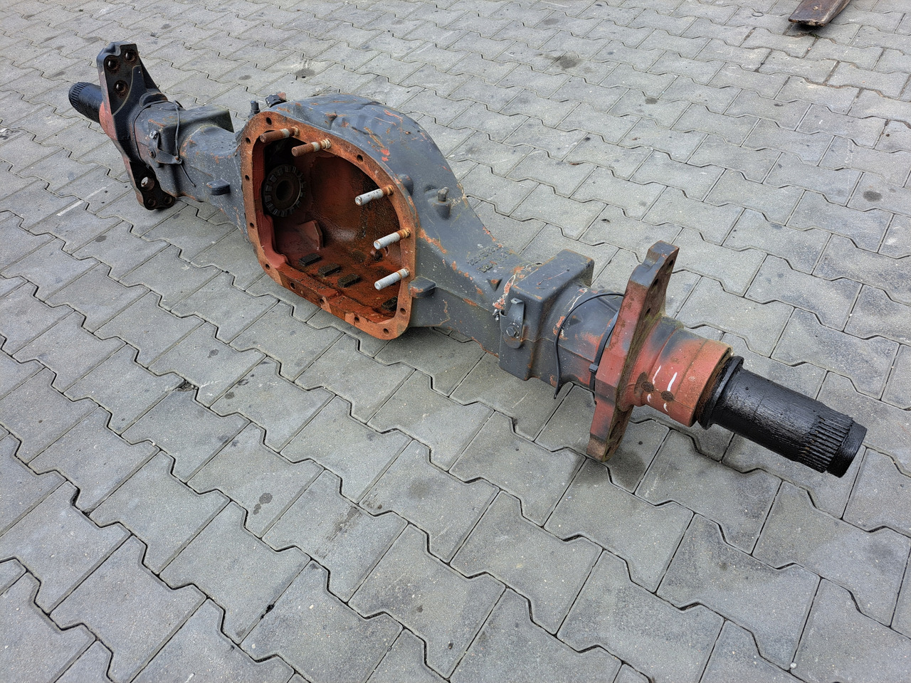 RENAULT OBUDOWA MOSTU POCHWA RENAULT KERAX LANDER RS1370HV 6x4 8x4 4x2 - סרן אחורי עבור משאית: תמונה 1 RENAULT OBUDOWA MOSTU POCHWA RENAULT KERAX LANDER RS1370HV 6x4 8x4 4x2 - סרן אחורי עבור משאית: תמונה 1