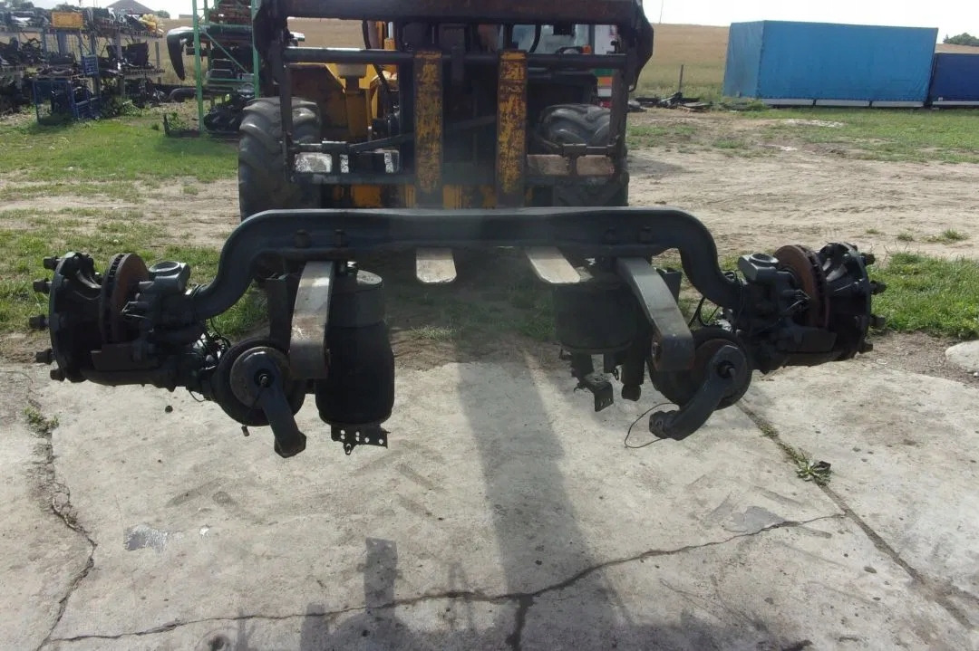 RENAULT OŚ PODNOSZONA PODWIESZANA DŹWIGANA 6x2 RENAULT DXI - סרן אחורי עבור משאית: תמונה 1 RENAULT OŚ PODNOSZONA PODWIESZANA DŹWIGANA 6x2 RENAULT DXI - סרן אחורי עבור משאית: תמונה 1