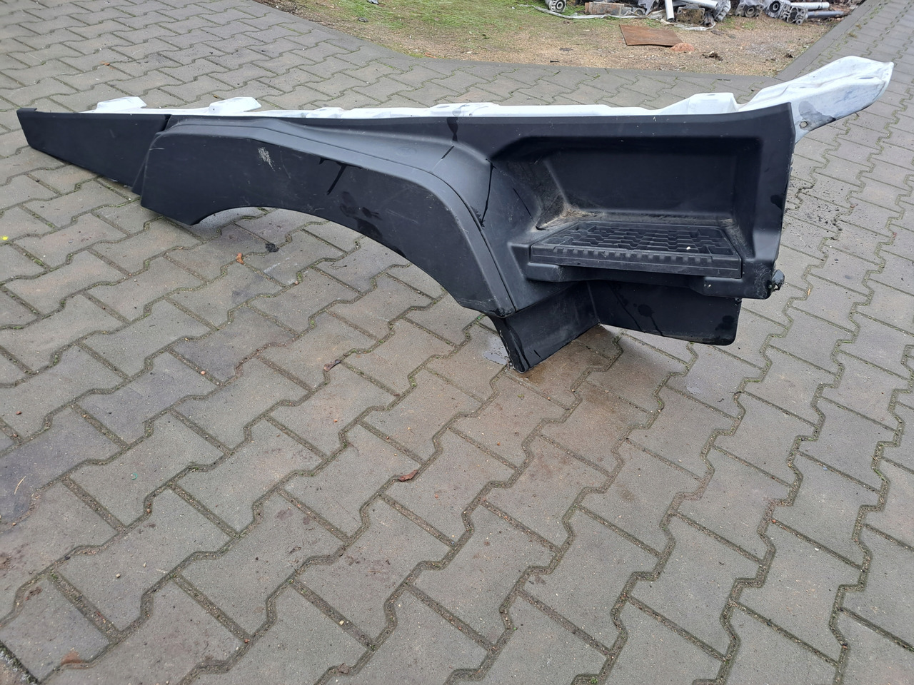 RENAULT STOPNICA GÓRNA STOPIEŃ PRAWY RENAULT GAMA T RANGE - צעד עבור משאית: תמונה 1 RENAULT STOPNICA GÓRNA STOPIEŃ PRAWY RENAULT GAMA T RANGE - צעד עבור משאית: תמונה 1