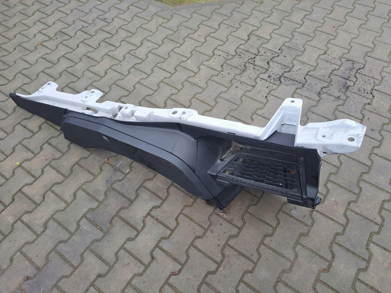 RENAULT STOPNICA GÓRNA STOPIEŃ PRAWY RENAULT GAMA T RANGE - צעד עבור משאית: תמונה 4 RENAULT STOPNICA GÓRNA STOPIEŃ PRAWY RENAULT GAMA T RANGE - צעד עבור משאית: תמונה 4