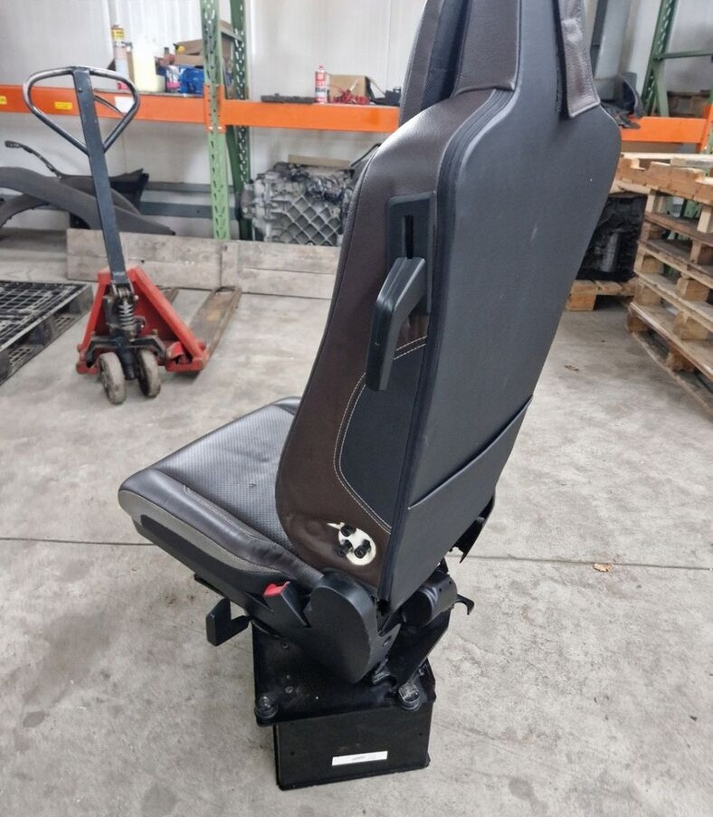 Renault FOTEL SIEDZENIE PASAŻERA RENAULT RANGE GAMA T C K OBROTOWY OBRAC - מושב עבור משאית: תמונה 4 Renault FOTEL SIEDZENIE PASAŻERA RENAULT RANGE GAMA T C K OBROTOWY OBRAC - מושב עבור משאית: תמונה 4