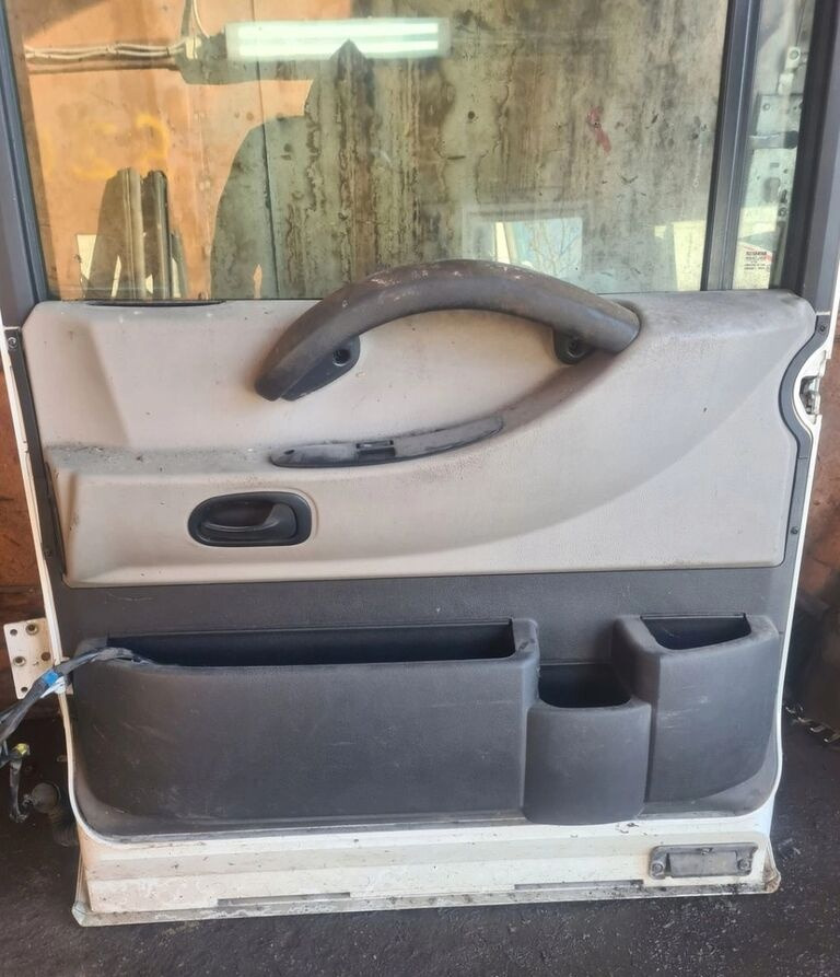 Renault PRAWE KOMPLETNE MAGNUM DXI 13 LIFT VEGA   Renault RENAULT MAGNUM DXI 13 LIFT VEGA - דלת וחלקים עבור משאית: תמונה 2 Renault PRAWE KOMPLETNE MAGNUM DXI 13 LIFT VEGA   Renault RENAULT MAGNUM DXI 13 LIFT VEGA - דלת וחלקים עבור משאית: תמונה 2