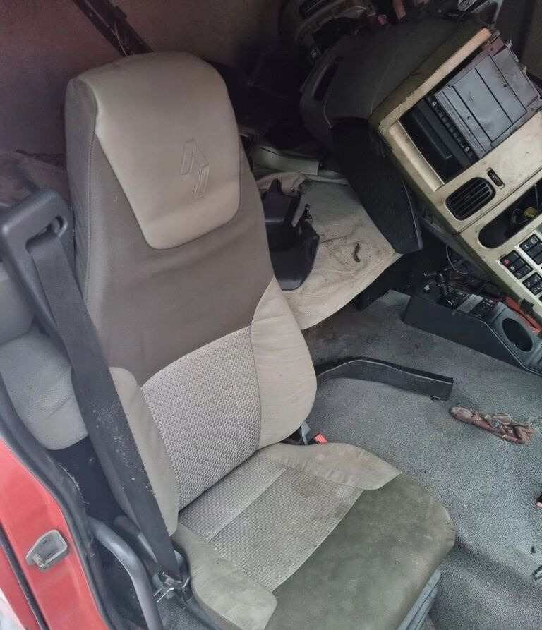 Renault PREMIUM DXI Renault - מושב עבור משאית: תמונה 1 Renault PREMIUM DXI Renault - מושב עבור משאית: תמונה 1