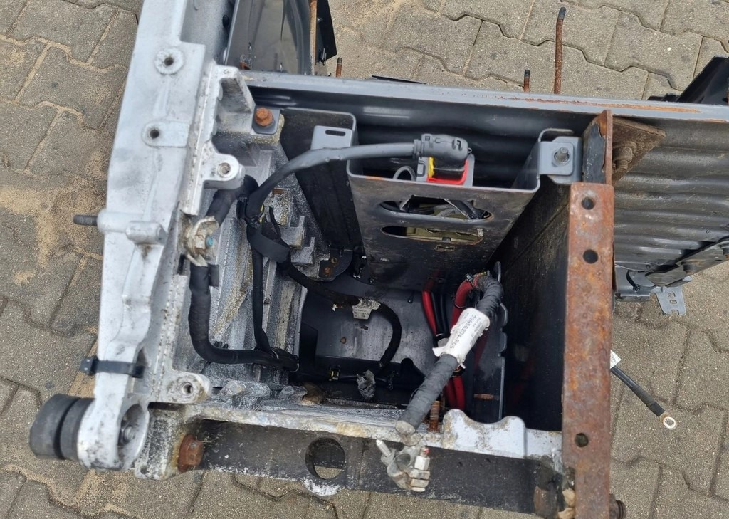 SKRZYNKA AKUMULATORÓW PODWÓJNA NA 4 AKUMULATORY VOLVO FH 4 FM 4 FMX 4 - מצבר: תמונה 5 SKRZYNKA AKUMULATORÓW PODWÓJNA NA 4 AKUMULATORY VOLVO FH 4 FM 4 FMX 4 - מצבר: תמונה 5