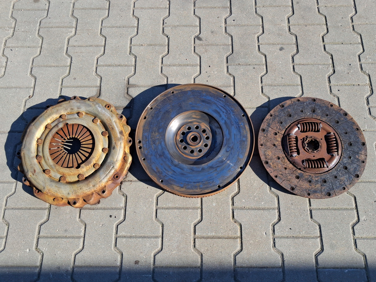 SPRZĘGŁO KOMPLETNE VOLVO FL FE D5K RENAULT GAMA D DTI 5 EURO 6 - מצמד וחלקים: תמונה 1 SPRZĘGŁO KOMPLETNE VOLVO FL FE D5K RENAULT GAMA D DTI 5 EURO 6 - מצמד וחלקים: תמונה 1