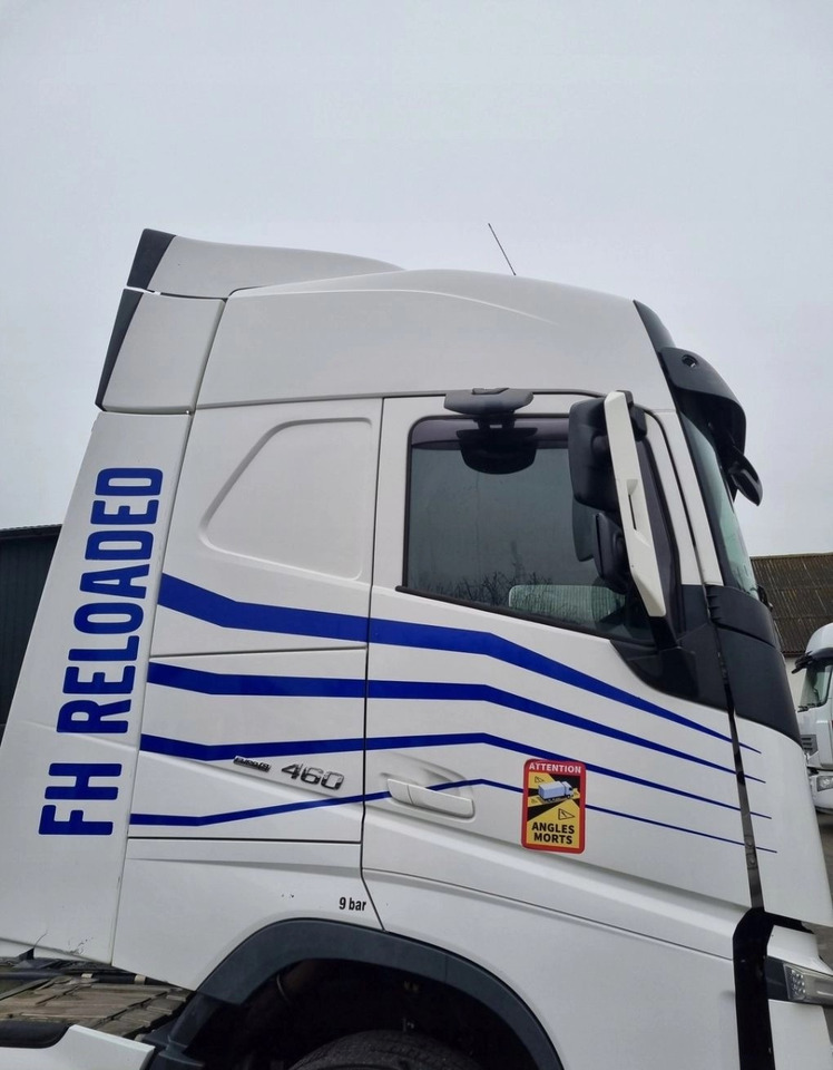 VOLVO KOMPLETNA VOLVO FH 4 EURO 6 GLOBETROTTER - תא: תמונה 5 VOLVO KOMPLETNA VOLVO FH 4 EURO 6 GLOBETROTTER - תא: תמונה 5