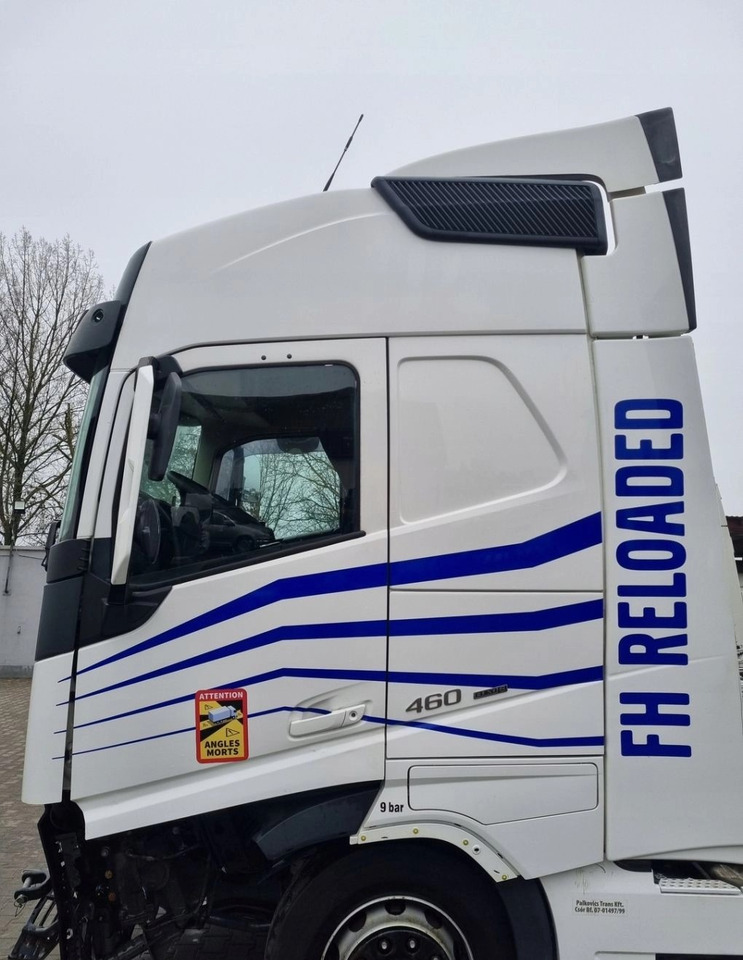 VOLVO KOMPLETNA VOLVO FH 4 EURO 6 GLOBETROTTER - תא: תמונה 4 VOLVO KOMPLETNA VOLVO FH 4 EURO 6 GLOBETROTTER - תא: תמונה 4