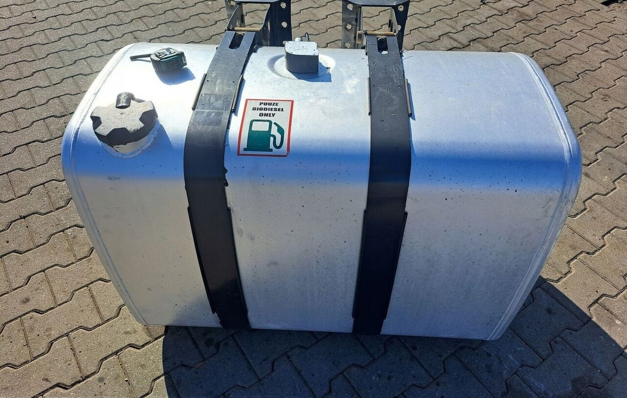 VOLVO ZBIORNIK PALIWA VOLVO FH 4 RENAULT GAMA 100/70/70 - מכל דלק עבור משאית: תמונה 1 VOLVO ZBIORNIK PALIWA VOLVO FH 4 RENAULT GAMA 100/70/70 - מכל דלק עבור משאית: תמונה 1