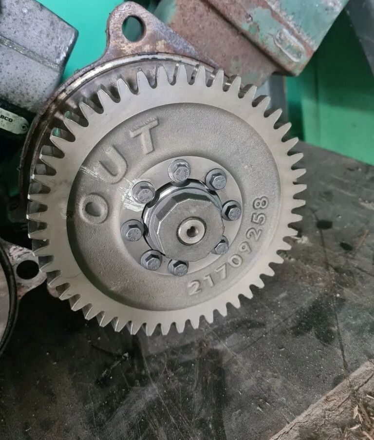 Volvo KOŁO ZĘBATE SPRĘŻARKI POWIETRZA RENAULT GAMA T FH 4 FM 4 21709258 Volvo RENAULT GAMA T VOLVO FH 4 FM 4 - גל זיזים עבור משאית: תמונה 1 Volvo KOŁO ZĘBATE SPRĘŻARKI POWIETRZA RENAULT GAMA T FH 4 FM 4 21709258 Volvo RENAULT GAMA T VOLVO FH 4 FM 4 - גל זיזים עבור משאית: תמונה 1