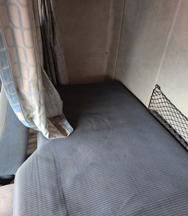 Volvo ŁÓŻKO DOLNE MATERAC STELAŻ VOLVO FE KOMPLETNE - מושב עבור משאית: תמונה 2 Volvo ŁÓŻKO DOLNE MATERAC STELAŻ VOLVO FE KOMPLETNE - מושב עבור משאית: תמונה 2