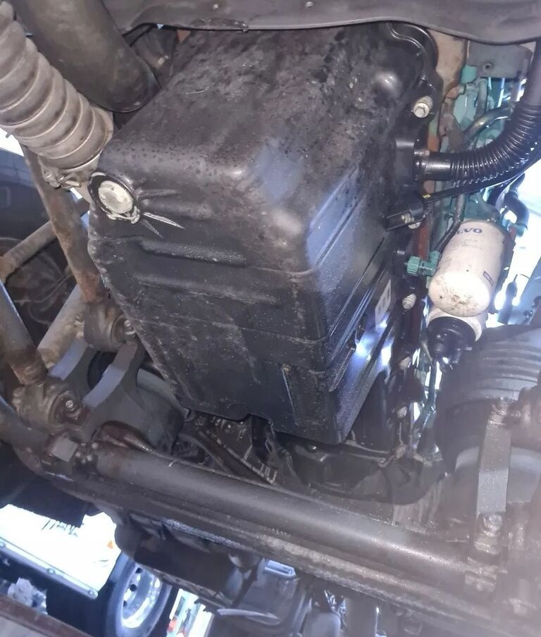בית ארכובה עבור משאית Volvo MISA SILNIKA FH 16 D16K EURO 6 23560651   Volvo MISA MISKA OLEJOWA SILNIKA VOLVO FH 16 D16K EURO 6.: תמונה 1