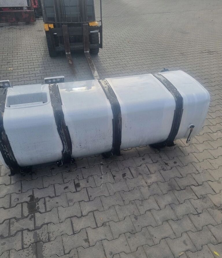 Volvo OE 20873121 Renault RENAULT PREMIUM MAGNUM DXI GAMA T VOLVO FH 13 4 truck - מכל דלק עבור משאית: תמונה 4 Volvo OE 20873121 Renault RENAULT PREMIUM MAGNUM DXI GAMA T VOLVO FH 13 4 truck - מכל דלק עבור משאית: תמונה 4