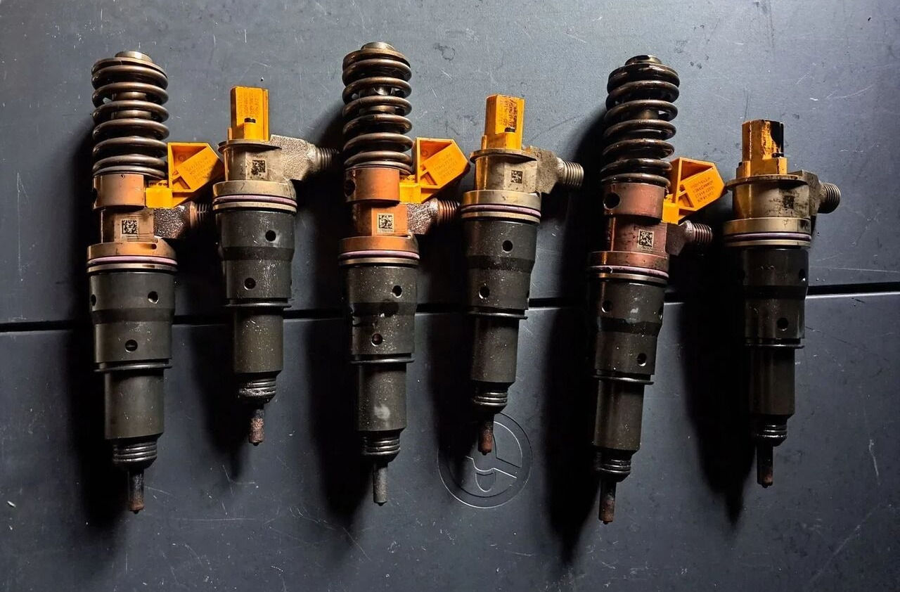 Volvo POMPOWTRYSKI COMMON RAIL FM 4 D11K RENAULT GAMA T DTI 11 Delphi RAIL VOLVO FM 4 D11K RENAULT GAMA T DTI 11 - מזרק עבור משאית: תמונה 1 Volvo POMPOWTRYSKI COMMON RAIL FM 4 D11K RENAULT GAMA T DTI 11 Delphi RAIL VOLVO FM 4 D11K RENAULT GAMA T DTI 11 - מזרק עבור משאית: תמונה 1