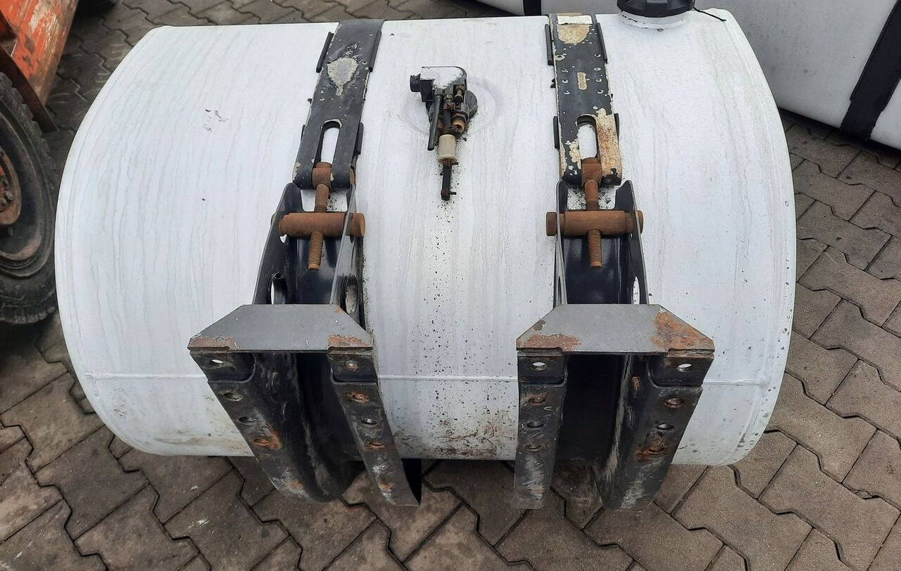 Volvo ZBIORNIK PALIWA VOLVO FH FM 4 100/70/70 20503505 - מכל דלק עבור משאית: תמונה 5 Volvo ZBIORNIK PALIWA VOLVO FH FM 4 100/70/70 20503505 - מכל דלק עבור משאית: תמונה 5