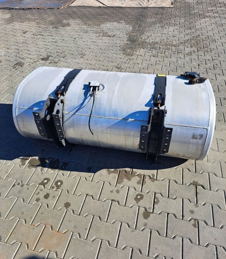 Volvo ZBIORNIK PALIWA VOLVO FH FM 4 FMX LOW DECK MEGA 1 - מכל דלק עבור משאית: תמונה 4 Volvo ZBIORNIK PALIWA VOLVO FH FM 4 FMX LOW DECK MEGA 1 - מכל דלק עבור משאית: תמונה 4