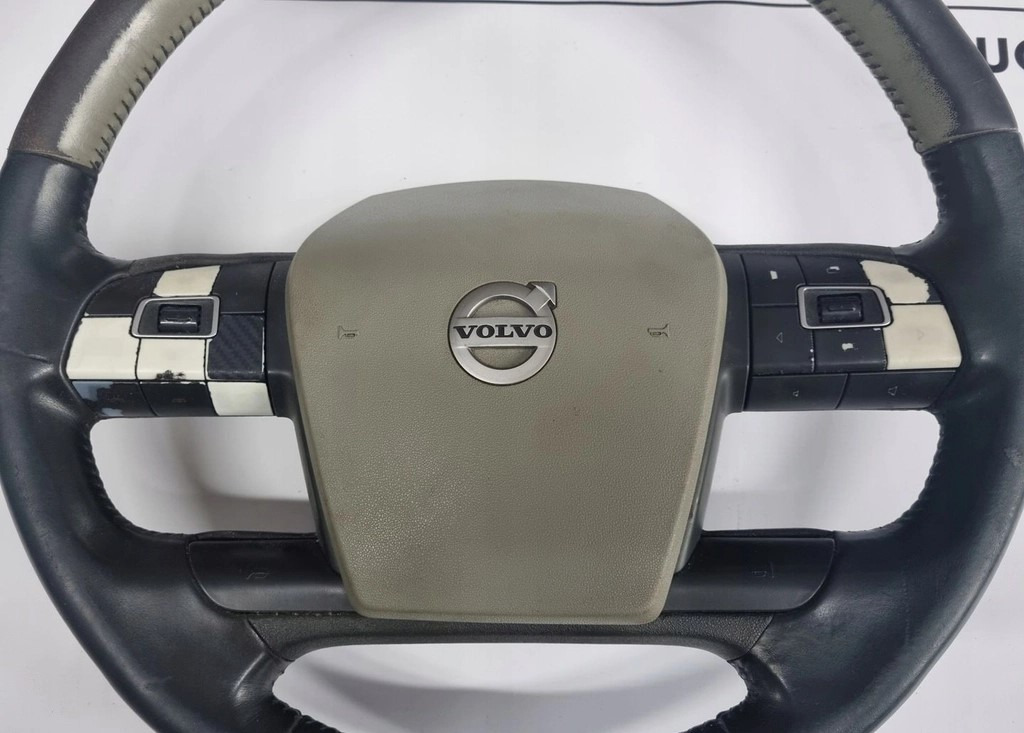 WIELOFUNKCYJNA VOLVO FH 4 FM 4 FMX - גלגל הגה: תמונה 3 WIELOFUNKCYJNA VOLVO FH 4 FM 4 FMX - גלגל הגה: תמונה 3