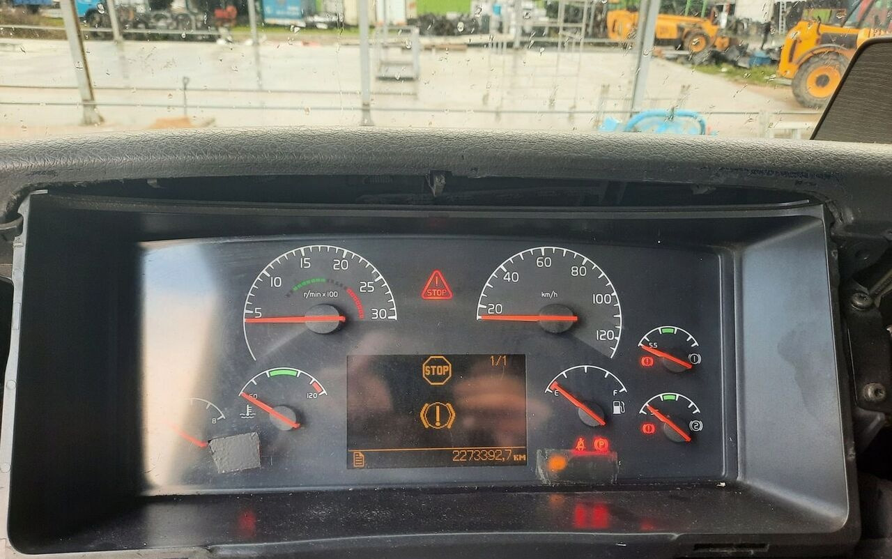 ZEGARY LICZNIKI VOLVO FH FM 9 12 MANUAL 20577361 - לוח מחוונים עבור משאית: תמונה 1 ZEGARY LICZNIKI VOLVO FH FM 9 12 MANUAL 20577361 - לוח מחוונים עבור משאית: תמונה 1