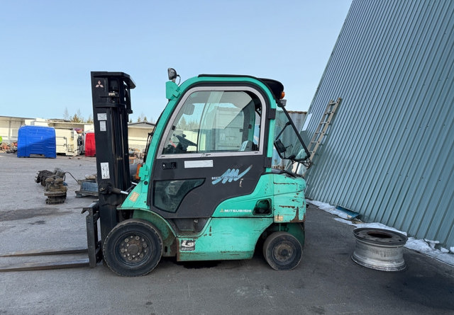 MitsubishiFD20N - מלגזת סולר: תמונה 1 MitsubishiFD20N - מלגזת סולר: תמונה 1