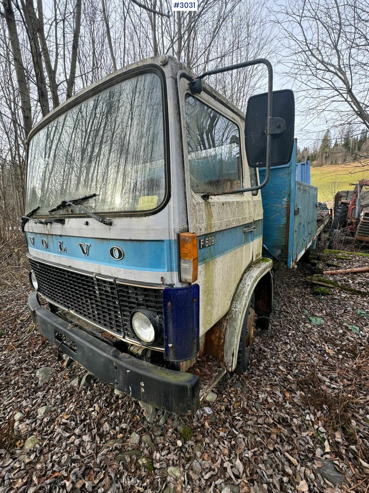 1978 Volvo F 609 flatbed truck - משאית צד נופל/ שטוחה: תמונה 2 1978 Volvo F 609 flatbed truck - משאית צד נופל/ שטוחה: תמונה 2