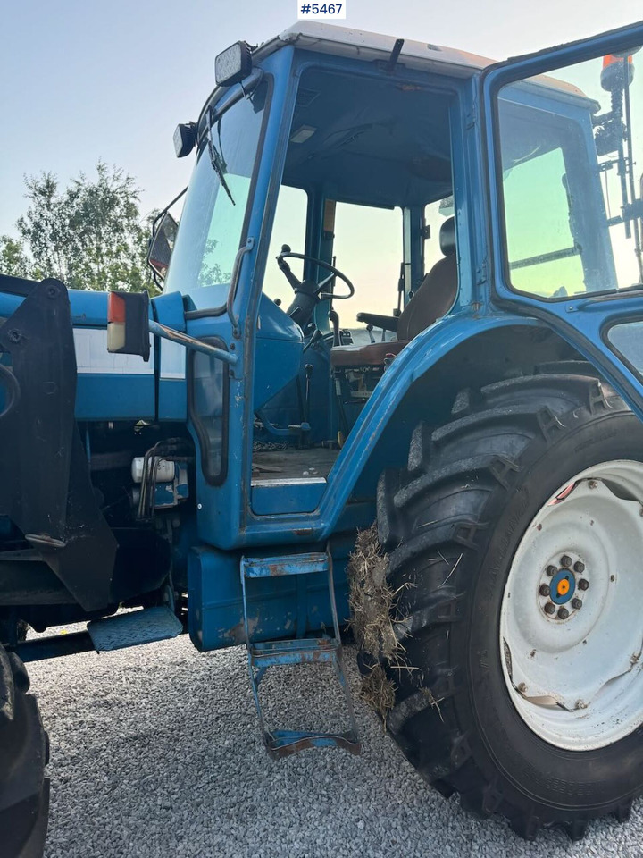 טרקטור חקלאי 1983 Ford 7710 4x4 w/ frontloader: תמונה 6
