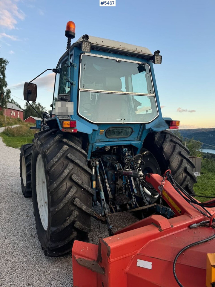 טרקטור חקלאי 1983 Ford 7710 4x4 w/ frontloader: תמונה 5