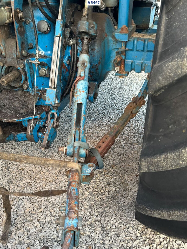 טרקטור חקלאי 1983 Ford 7710 4x4 w/ frontloader: תמונה 20