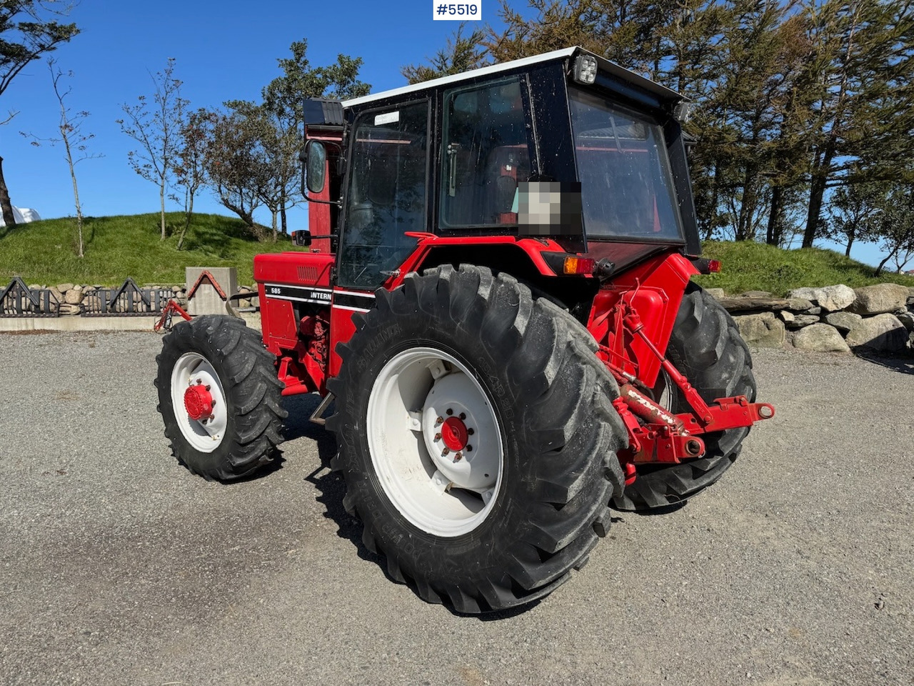 1983 International 585 - טרקטור חקלאי: תמונה 3 1983 International 585 - טרקטור חקלאי: תמונה 3