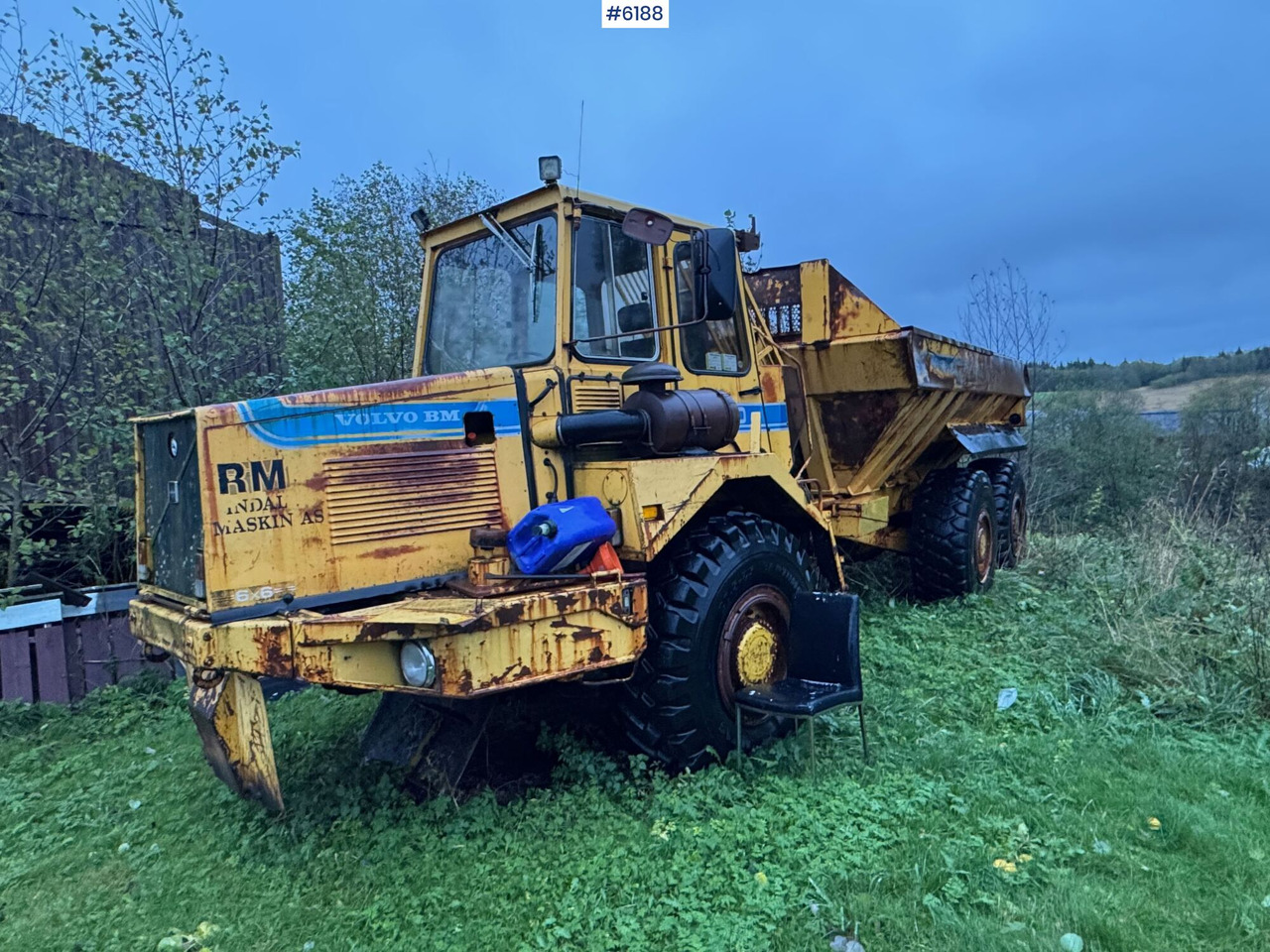 1985 Volvo BM 5350B 6x6 dumper - מסיר פסולת מפרקי: תמונה 1 1985 Volvo BM 5350B 6x6 dumper - מסיר פסולת מפרקי: תמונה 1