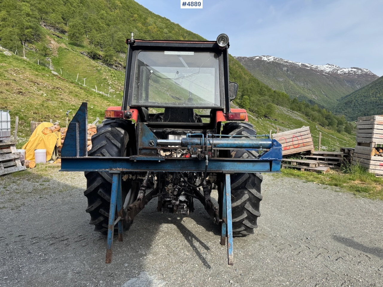 1986 Case International 585 - טרקטור חקלאי: תמונה 4 1986 Case International 585 - טרקטור חקלאי: תמונה 4