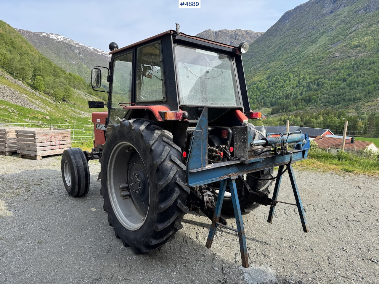 1986 Case International 585 - טרקטור חקלאי: תמונה 3 1986 Case International 585 - טרקטור חקלאי: תמונה 3