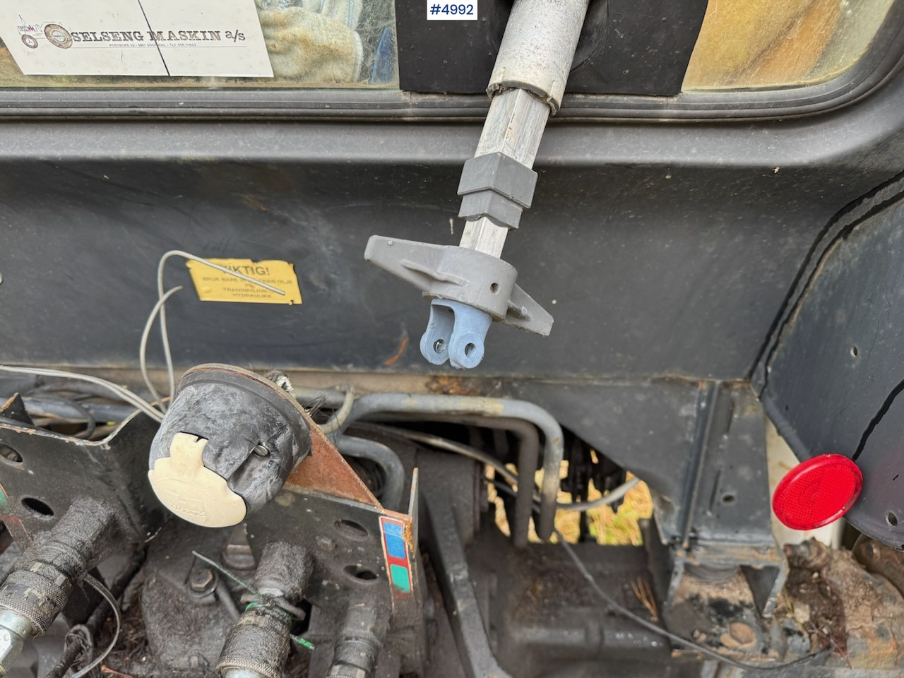 טרקטור חקלאי 1988 Case International 585 XL w/ front loader.: תמונה 26