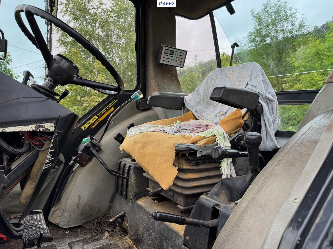 טרקטור חקלאי 1988 Case International 585 XL w/ front loader.: תמונה 12