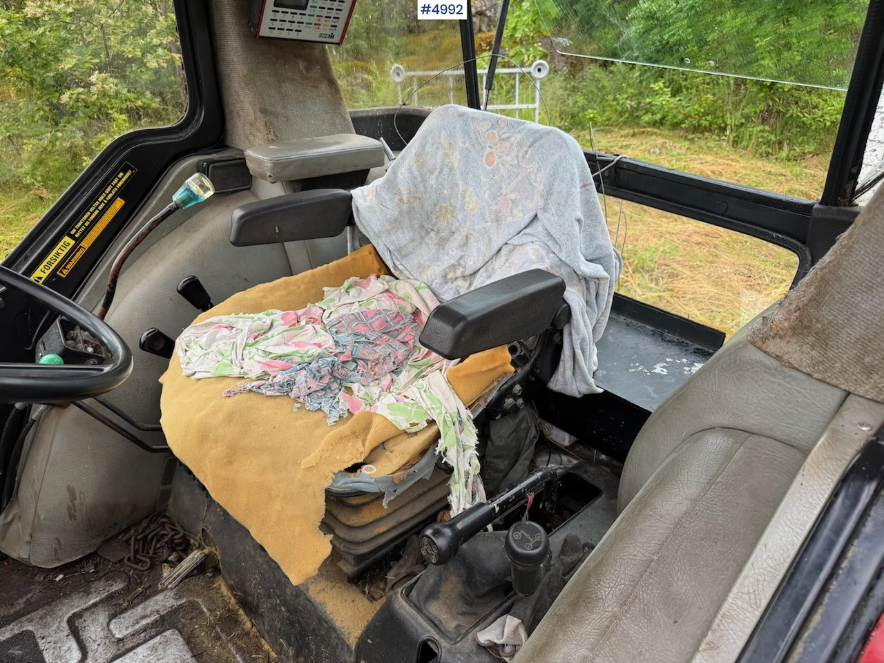 טרקטור חקלאי 1988 Case International 585 XL w/ front loader.: תמונה 11