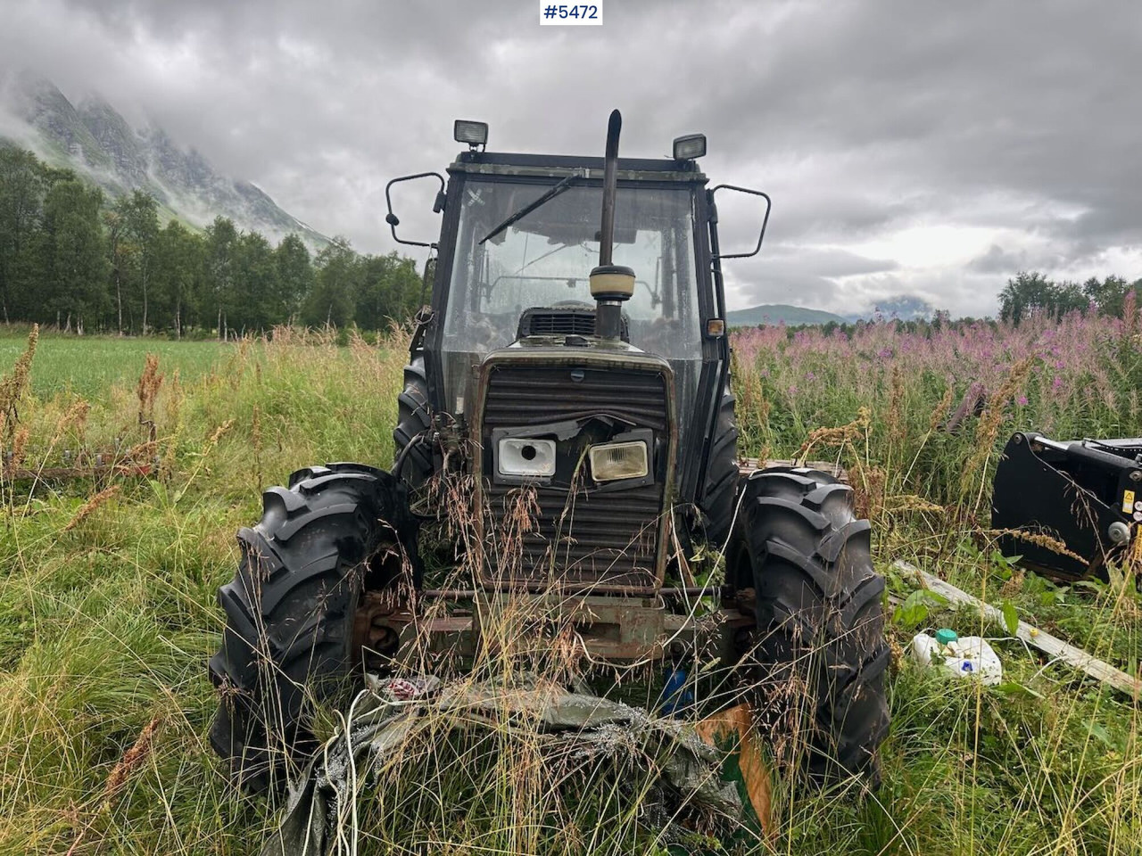 1988 Massey-Ferguson 375 tractor w/ front loader, earthmoving bucket and snow bucket. - טרקטור חקלאי: תמונה 2 1988 Massey-Ferguson 375 tractor w/ front loader, earthmoving bucket and snow bucket. - טרקטור חקלאי: תמונה 2