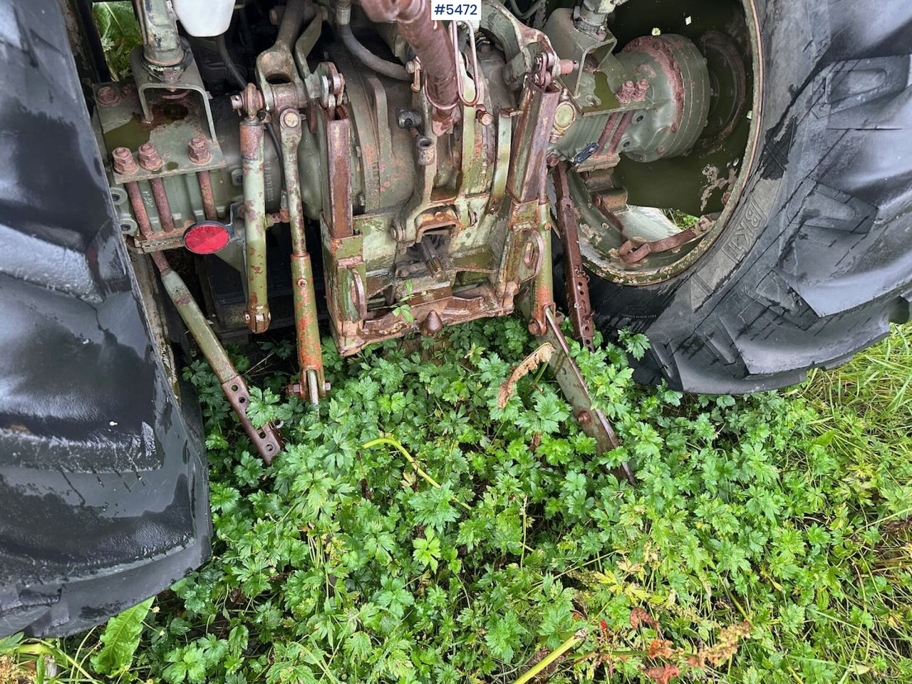 טרקטור חקלאי 1988 Massey-Ferguson 375 tractor w/ front loader, earthmoving bucket and snow bucket.: תמונה 11 טרקטור חקלאי 1988 Massey-Ferguson 375 tractor w/ front loader, earthmoving bucket and snow bucket.: תמונה 11