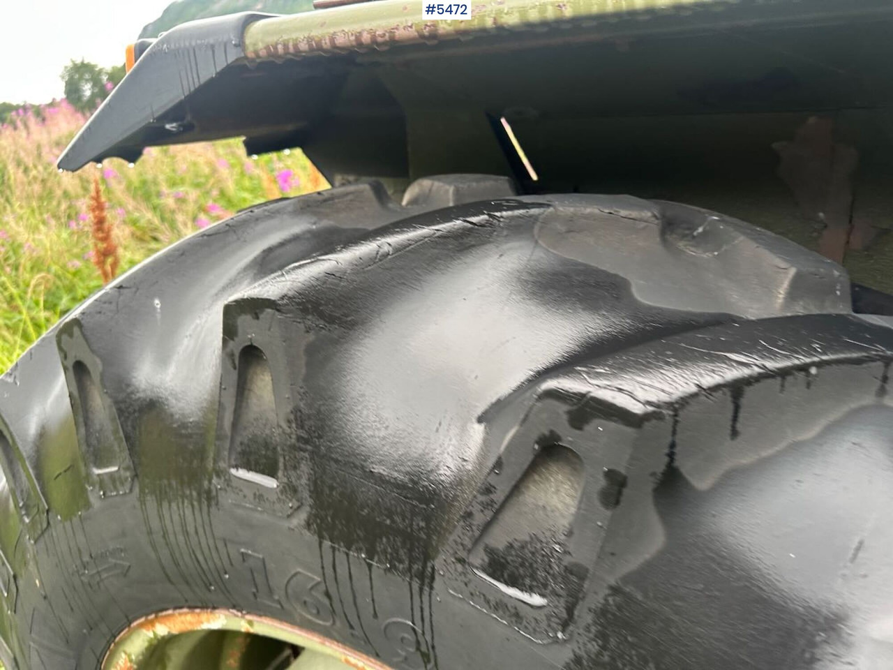 טרקטור חקלאי 1988 Massey-Ferguson 375 tractor w/ front loader, earthmoving bucket and snow bucket.: תמונה 18 טרקטור חקלאי 1988 Massey-Ferguson 375 tractor w/ front loader, earthmoving bucket and snow bucket.: תמונה 18