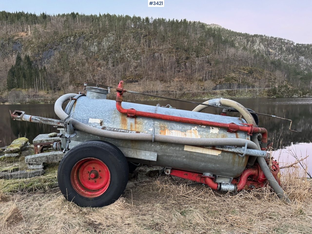 1990 Record Vacuum truck w/cannon - ציוד חציר ומספוא: תמונה 1 1990 Record Vacuum truck w/cannon - ציוד חציר ומספוא: תמונה 1