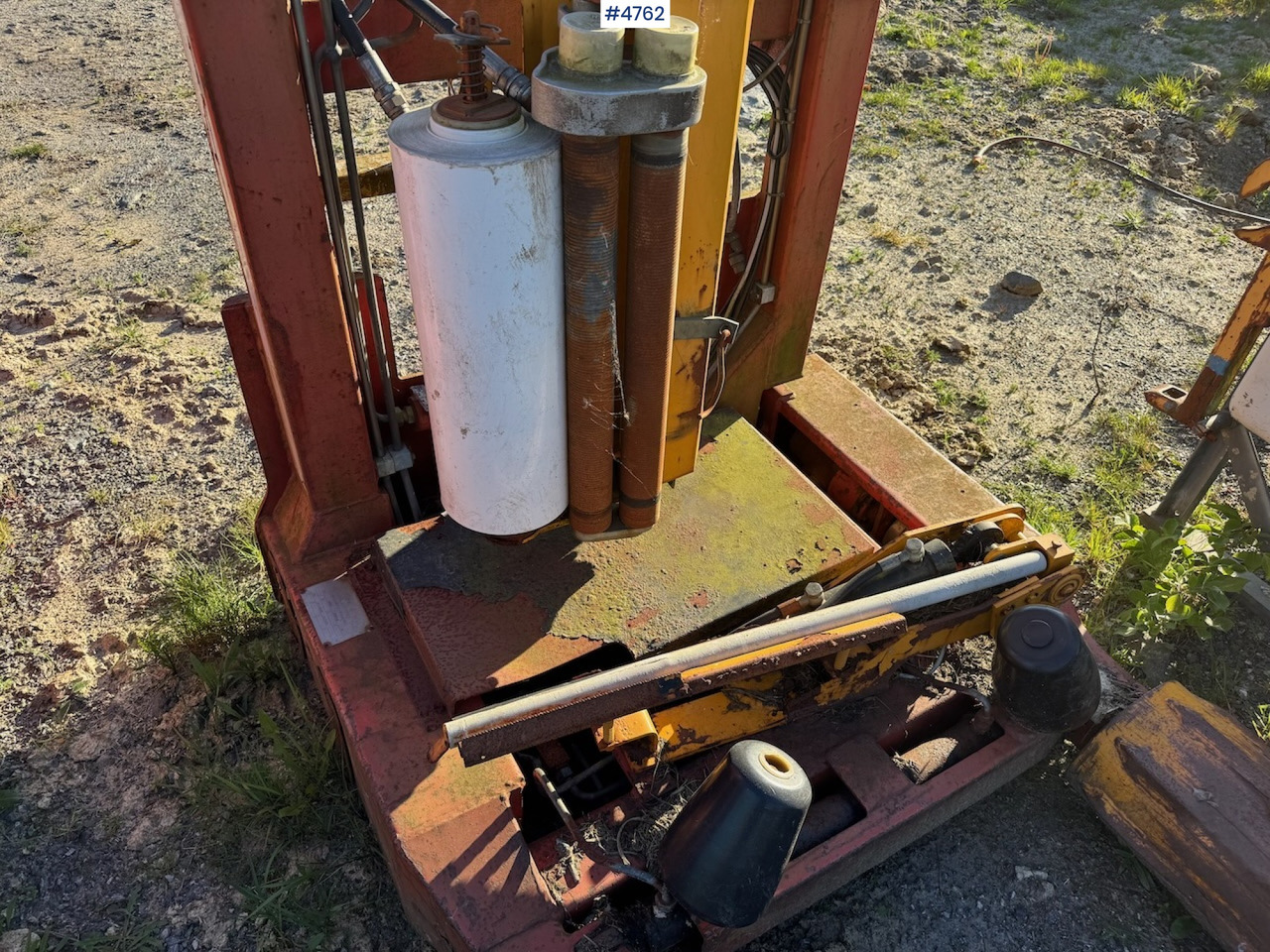 1993 Tellefsdal Auto -Wrap 1200 - ציוד חציר ומספוא: תמונה 4 1993 Tellefsdal Auto -Wrap 1200 - ציוד חציר ומספוא: תמונה 4