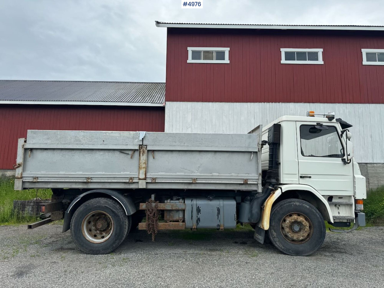 1996 Scania P93 4x2 tipper truck - מזהיר: תמונה 1 1996 Scania P93 4x2 tipper truck - מזהיר: תמונה 1