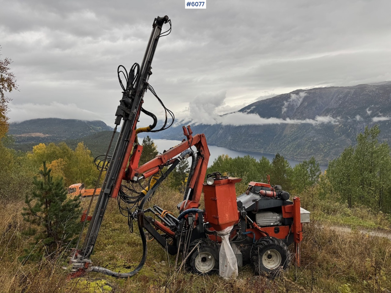 1997 Tamrock Commando 300 - אסדת קידוח: תמונה 1 1997 Tamrock Commando 300 - אסדת קידוח: תמונה 1