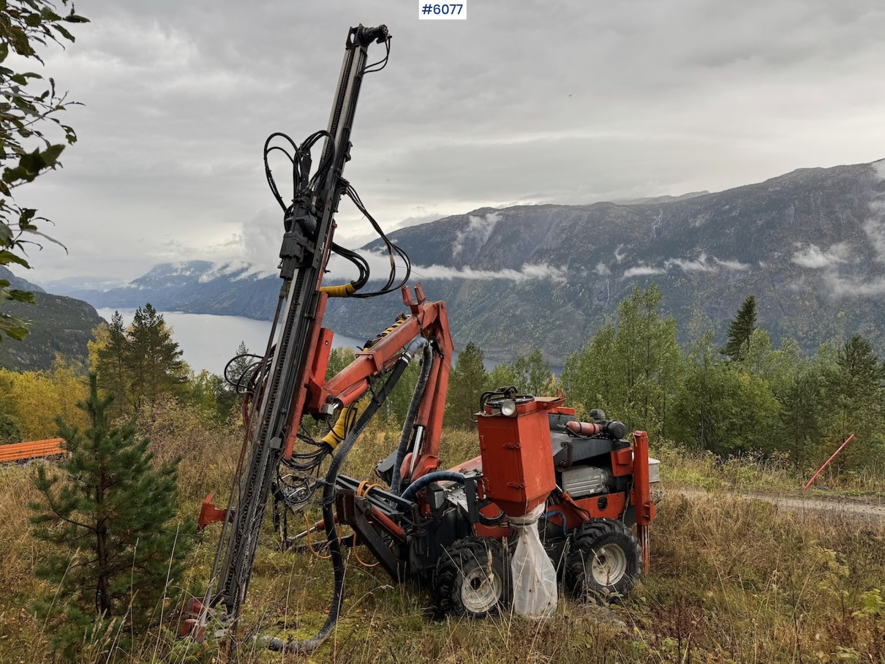 1997 Tamrock Commando 300 - אסדת קידוח: תמונה 2 1997 Tamrock Commando 300 - אסדת קידוח: תמונה 2