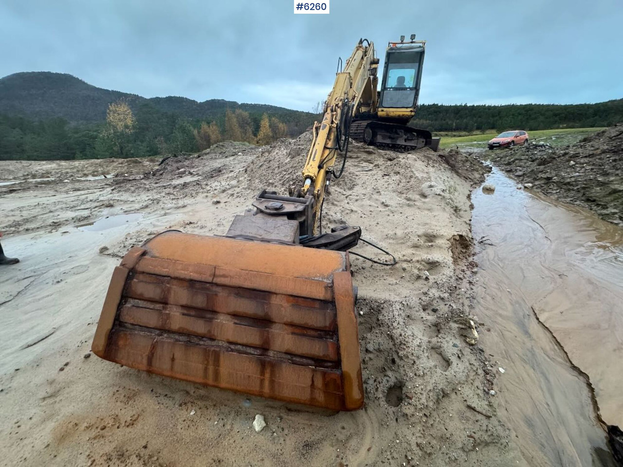 1998 Komatsu PC130-6K with Grading Bucket and Digging Bucket! - מחפר: תמונה 4 1998 Komatsu PC130-6K with Grading Bucket and Digging Bucket! - מחפר: תמונה 4