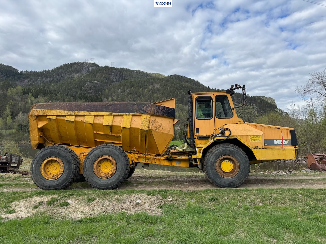 1999 Moxy MT 30 R, only 2300 hours on engine! WATCH VIDEO. - מסיר פסולת מפרקי: תמונה 1 1999 Moxy MT 30 R, only 2300 hours on engine! WATCH VIDEO. - מסיר פסולת מפרקי: תמונה 1
