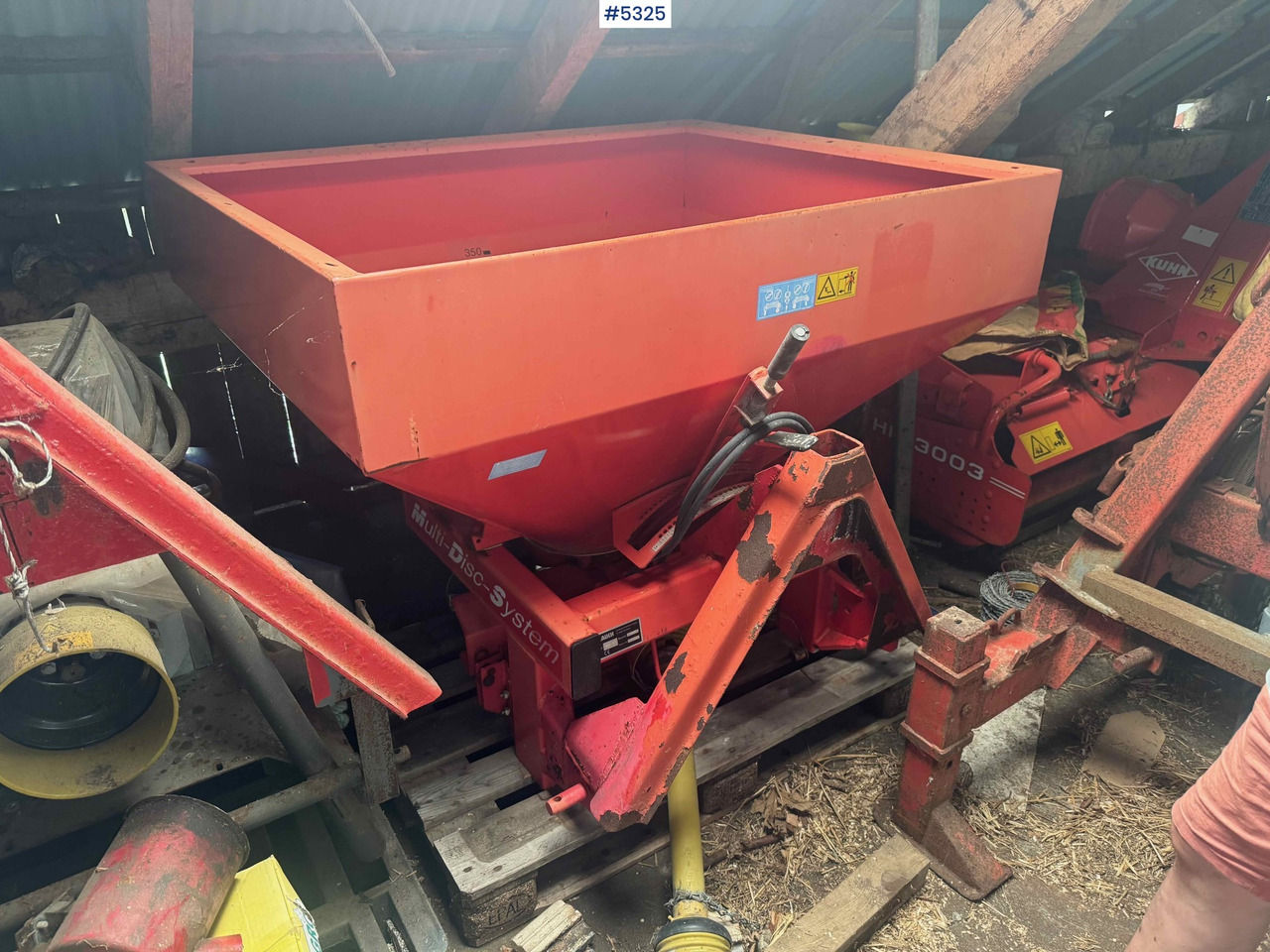 1999 Rauch MDS 81 fertilizer spreader - מפזרת דשן: תמונה 1 1999 Rauch MDS 81 fertilizer spreader - מפזרת דשן: תמונה 1